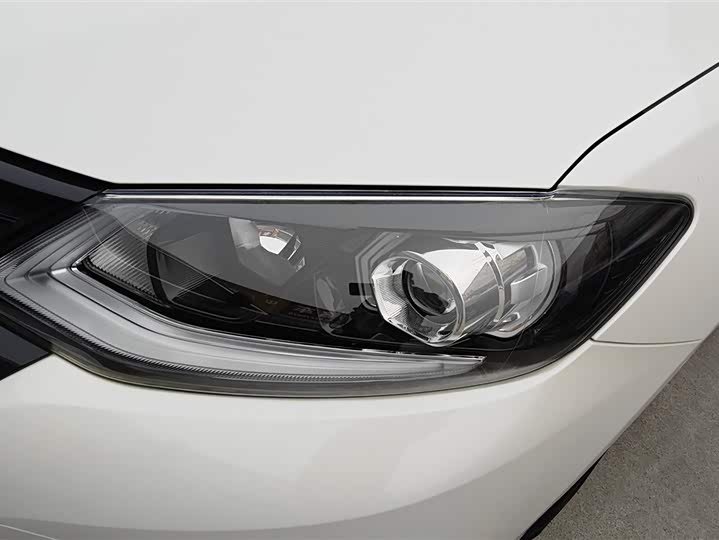 Фото 5 - Nissan Tiida