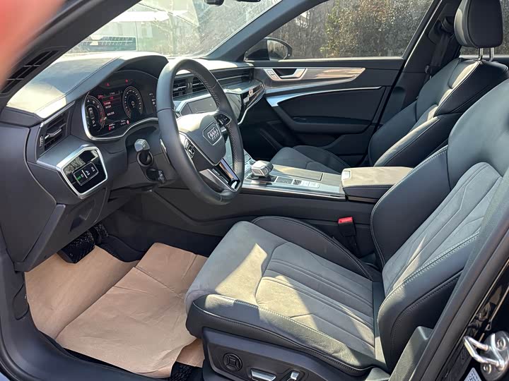 Фото 7 - Audi A6L