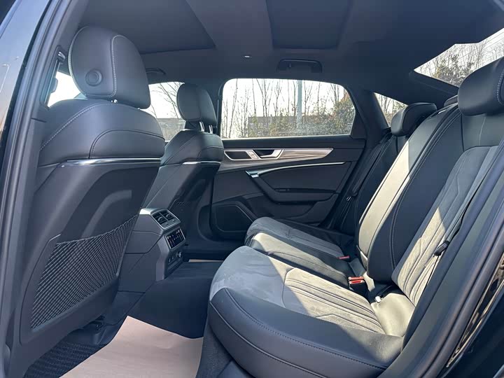 Фото 8 - Audi A6L