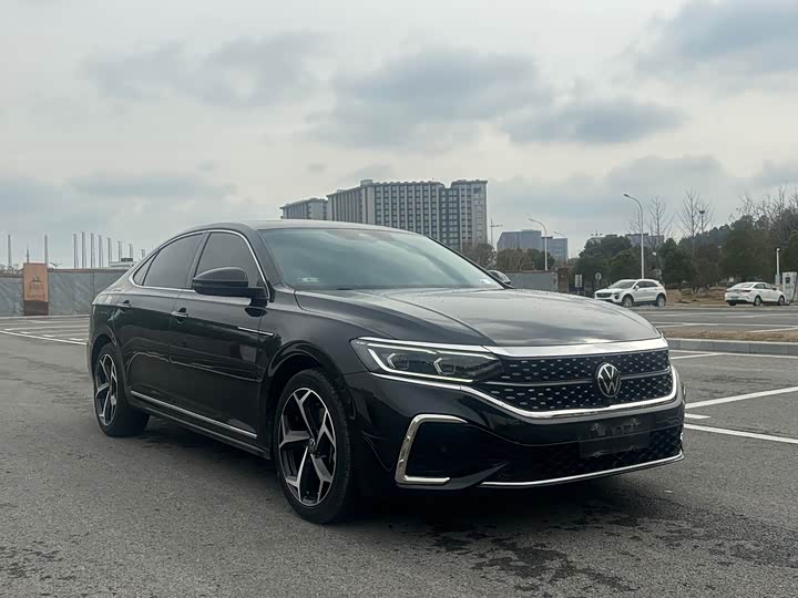 Фото 2 - Volkswagen Passat