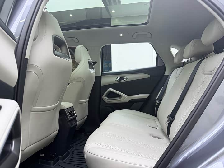 Фото 8 - BYD Yuan Up