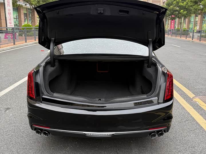 Фото 9 - Cadillac CT6