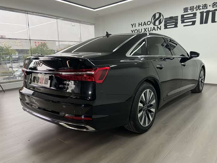 Фото 7 - Audi A6L