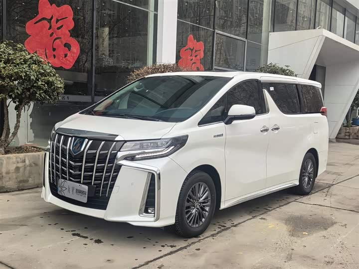Фото 1 - Toyota Alphard