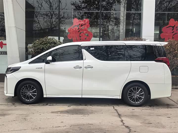 Фото 3 - Toyota Alphard