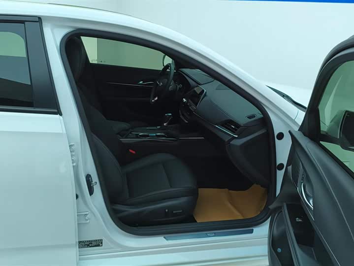 Фото 8 - Cadillac CT4