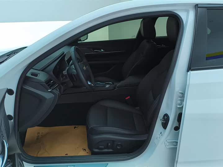 Фото 9 - Cadillac CT4