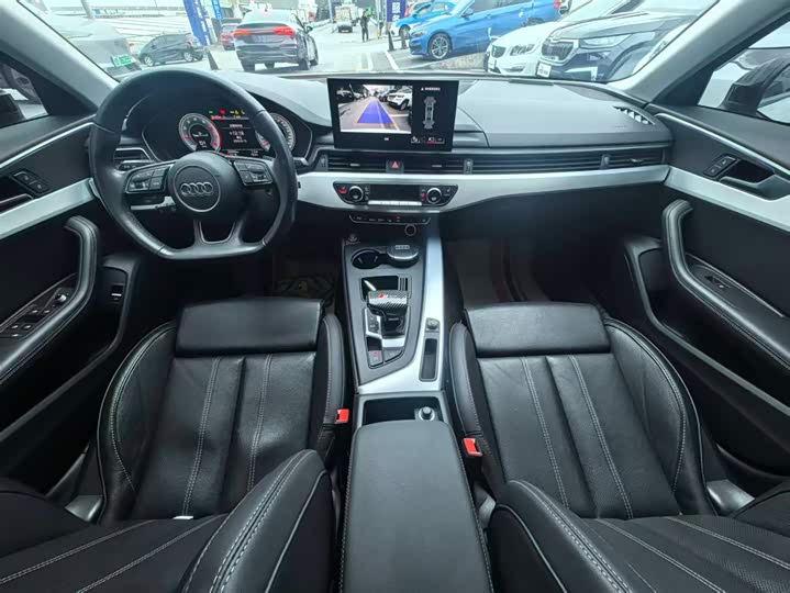 Фото 4 - Audi A4L