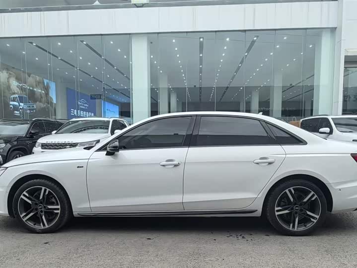 Фото 7 - Audi A4L