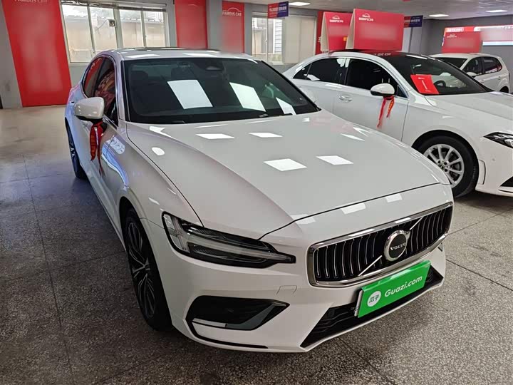 Фото 4 - Volvo S60