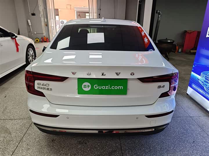 Фото 6 - Volvo S60