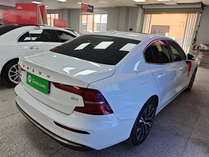 Фото 7 - Volvo S60