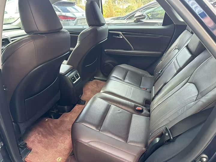 Фото 5 - Lexus RX