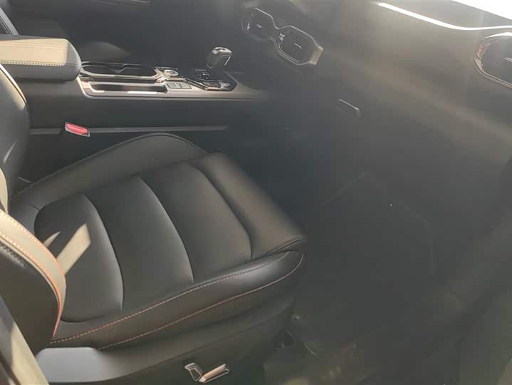 Фото 8 - Geely Cowboy