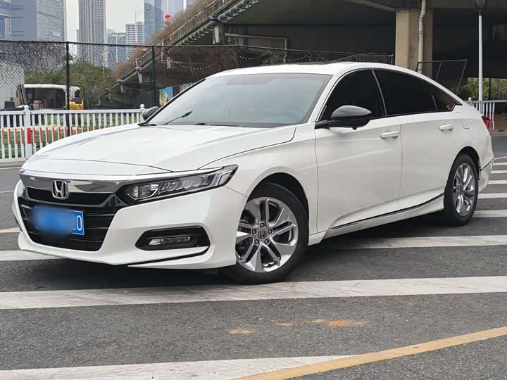 Фото 1 - Honda Accord