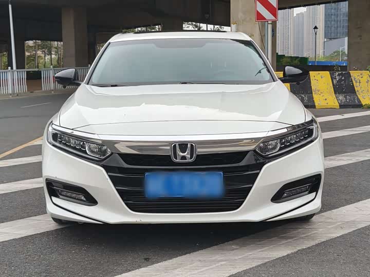 Фото 3 - Honda Accord