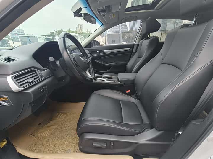 Фото 4 - Honda Accord