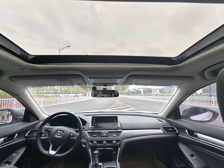 Фото 7 - Honda Accord