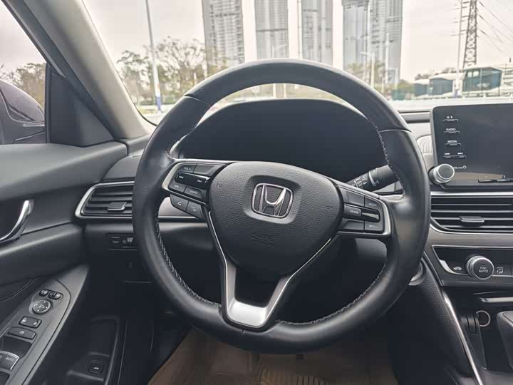 Фото 8 - Honda Accord