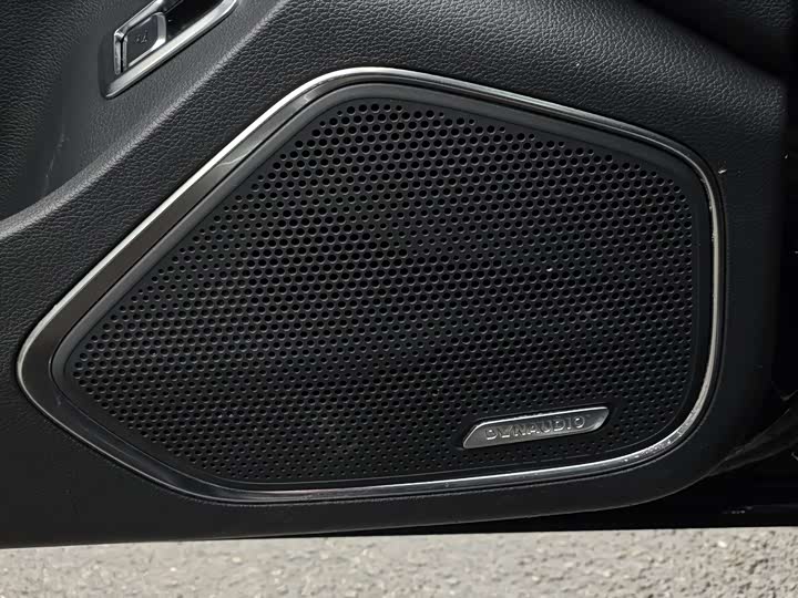 Фото 7 - Hongqi H5