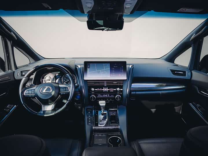 Фото 5 - Lexus LM