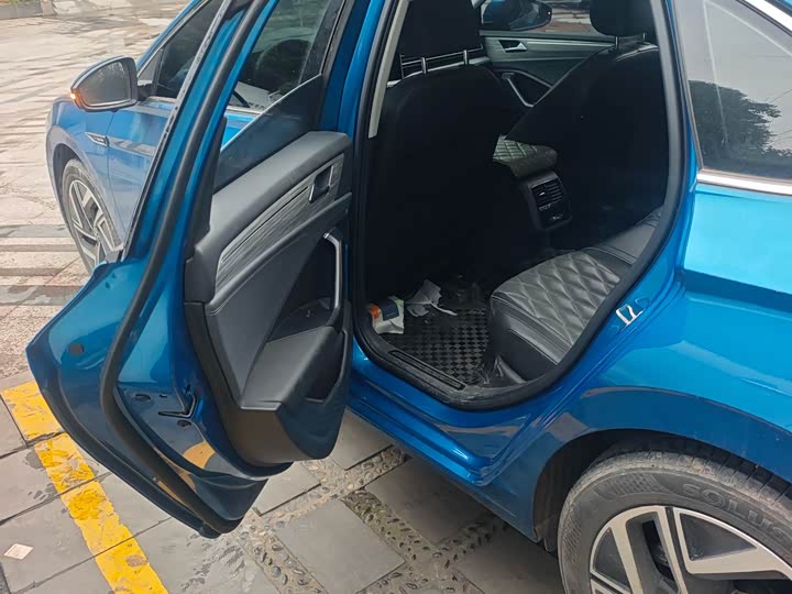 Фото 2 - Volkswagen Sagitar L