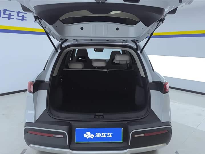 Фото 4 - BYD Yuan Up