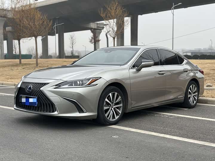 Фото 2 - Lexus ES
