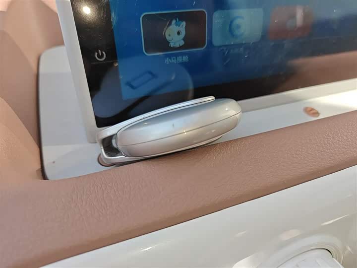 Фото 9 - Bestune Pony