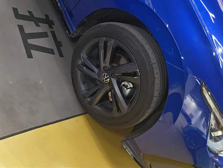 Фото 6 - Volkswagen Golf