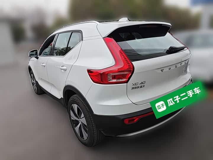 Фото 9 - Volvo XC40
