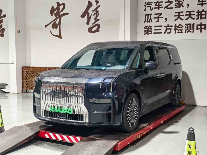 Фото 1 - Zeekr 009