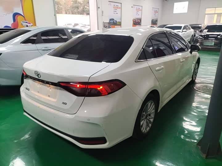 Фото 7 - Toyota Allion