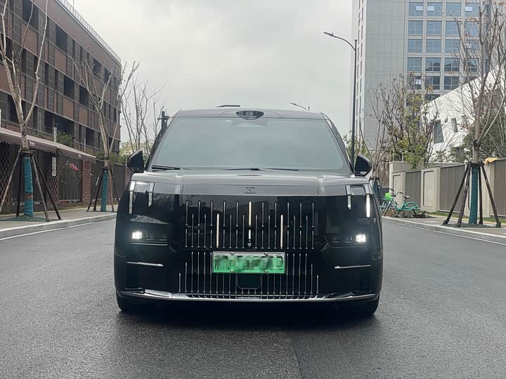 Фото 2 - Zeekr 009