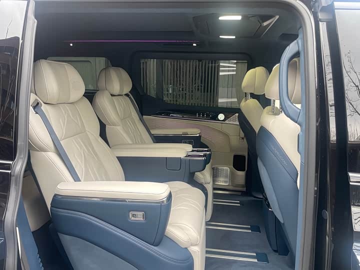 Фото 9 - Zeekr 009