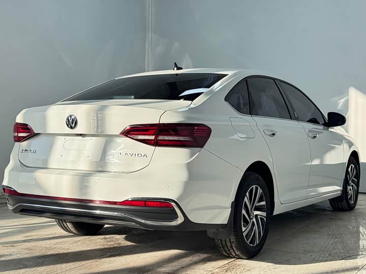 Фото 6 - Volkswagen Lavida