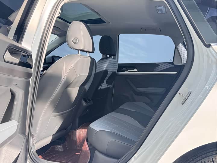 Фото 8 - Volkswagen Lavida