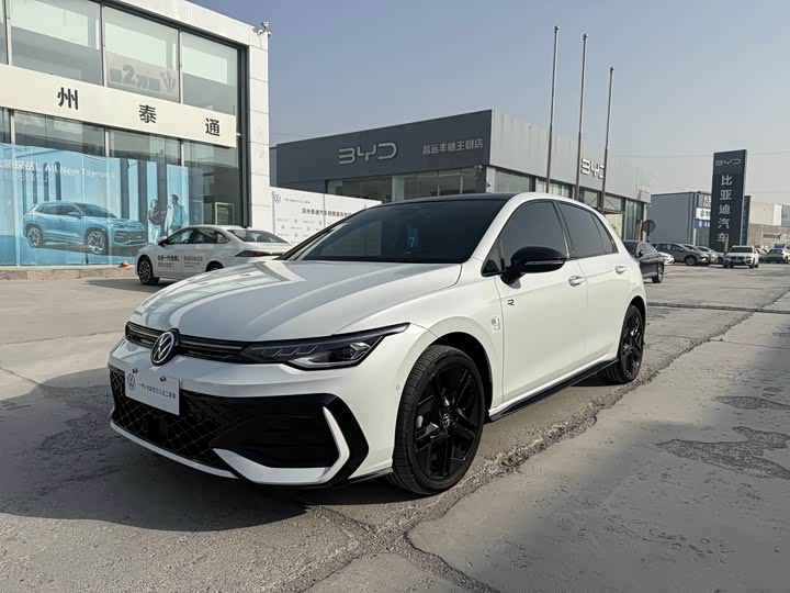 Фото 1 - Volkswagen Golf