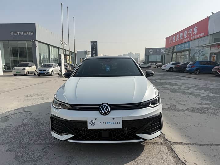 Фото 2 - Volkswagen Golf