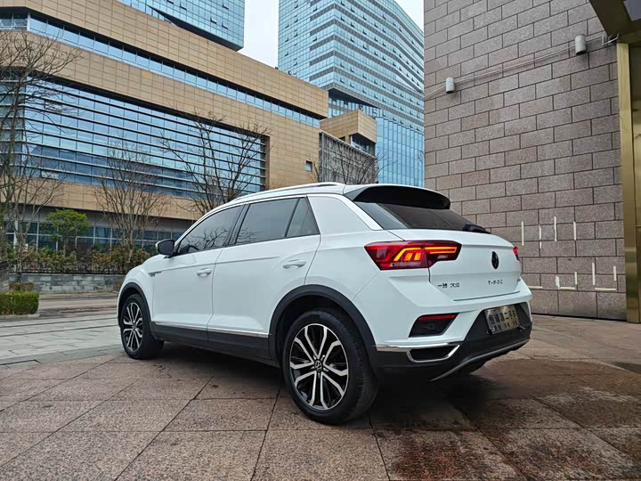 Фото 8 - Volkswagen T-Roc