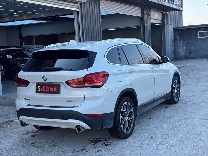 Фото 9 - BMW X1