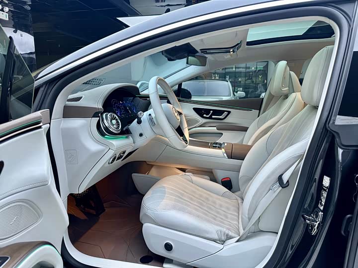 Фото 7 - Mercedes-Benz EQS