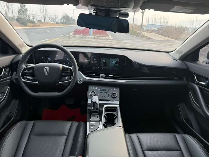 Фото 6 - Bestune B70