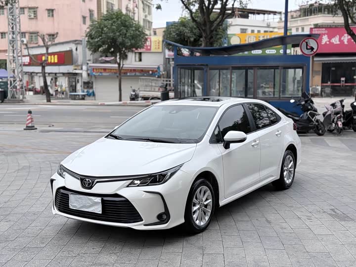 Фото 1 - Toyota Corolla