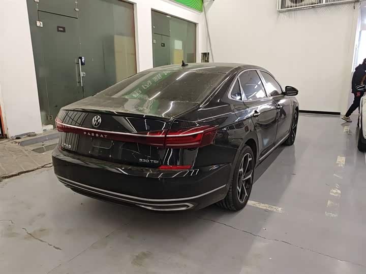 Фото 7 - Volkswagen Passat