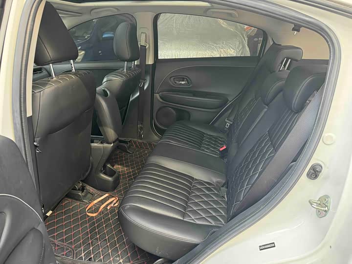 Фото 3 - Honda Vezel