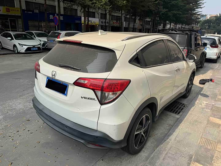 Фото 4 - Honda Vezel