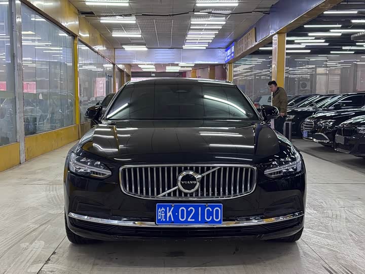 Фото 2 - Volvo S90