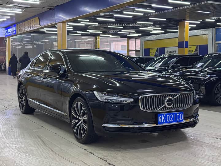 Фото 3 - Volvo S90