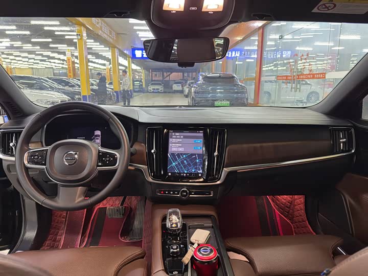 Фото 4 - Volvo S90